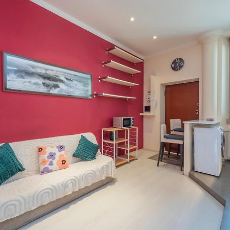 Xenia Apartments - Colorful Apartment In Fiera Area Милан Экстерьер фото