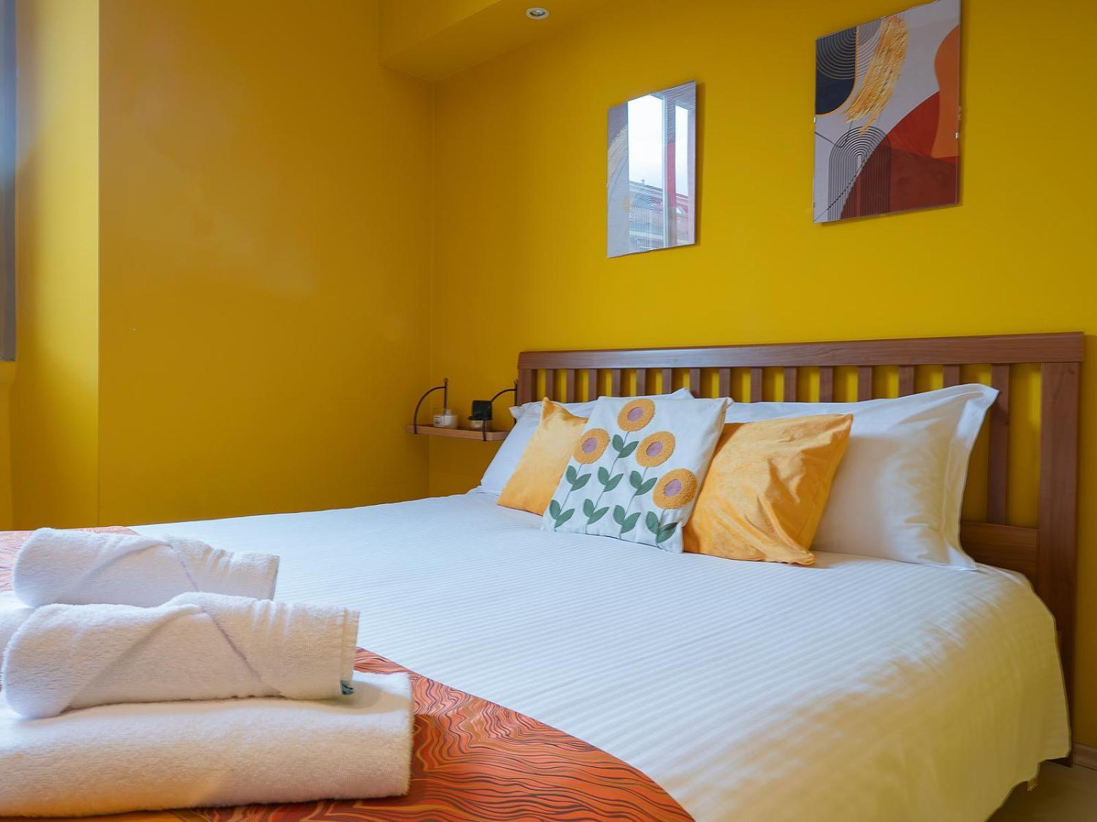 Xenia Apartments - Colorful Apartment In Fiera Area Милан Экстерьер фото